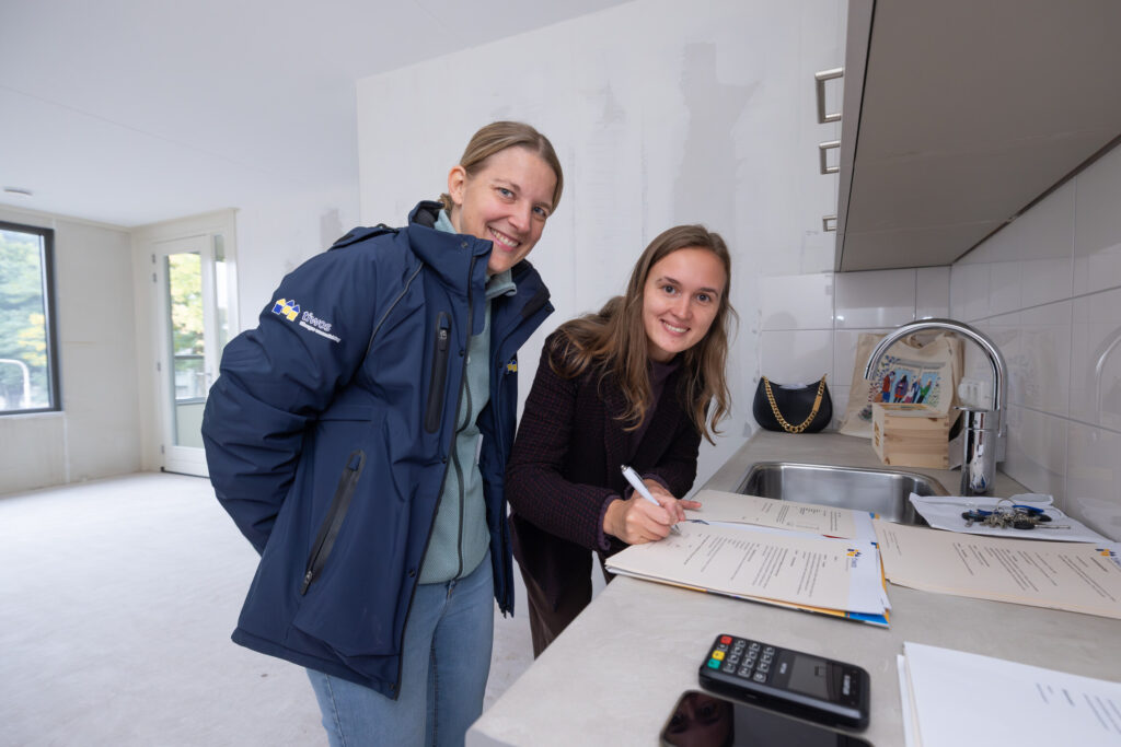 Oplevering nieuwbouw Betuwestraat, 40 bewoners krijgen sleutel van hun nieuwe appartement 