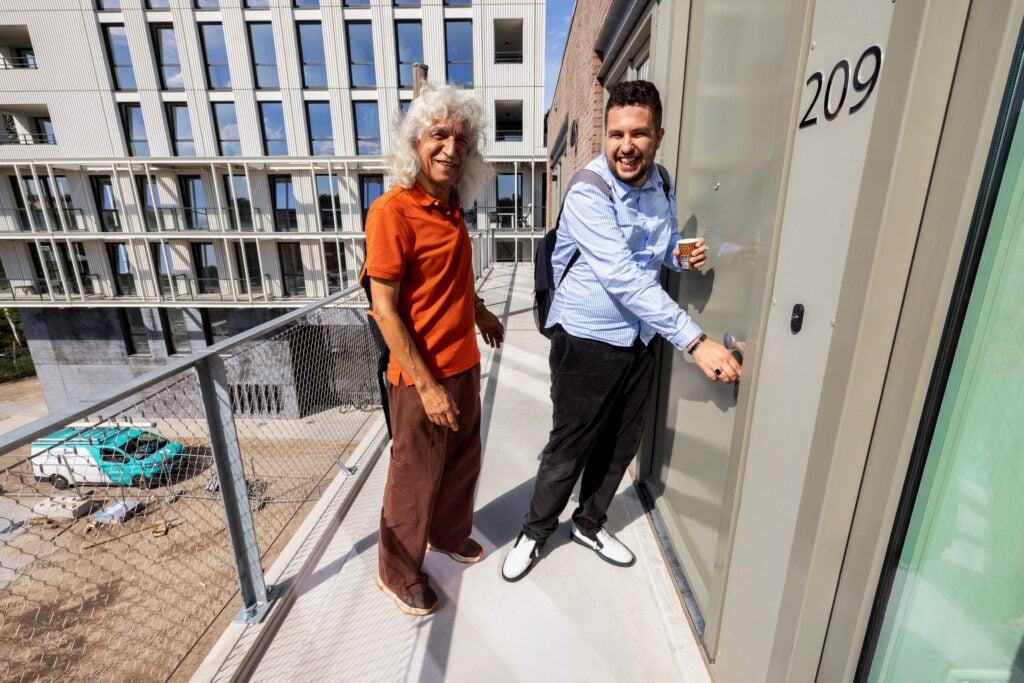 overdracht-sleutels-nieuwbouw-appartementen-bewoners-weefmeester-tiwos-tilburg