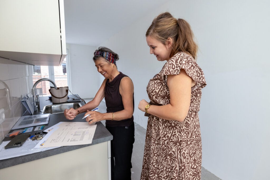 overdracht-sleutels-nieuwbouw-appartementen-bewoners-weefmeester-tiwos-tilburg